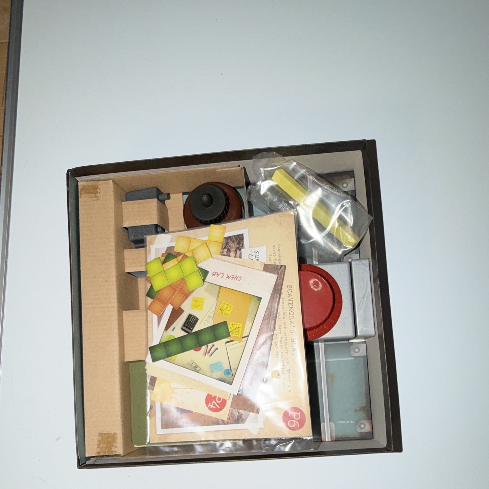 Mattel Escape Room in a Box The Walking Dead AMC 19 escape rm 2+ 13+ GNG62