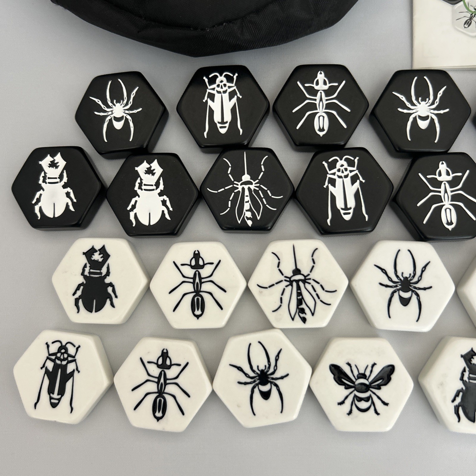 Hive Carbon Game 2017 Black & White Version Gen 42 Complete John Yianni