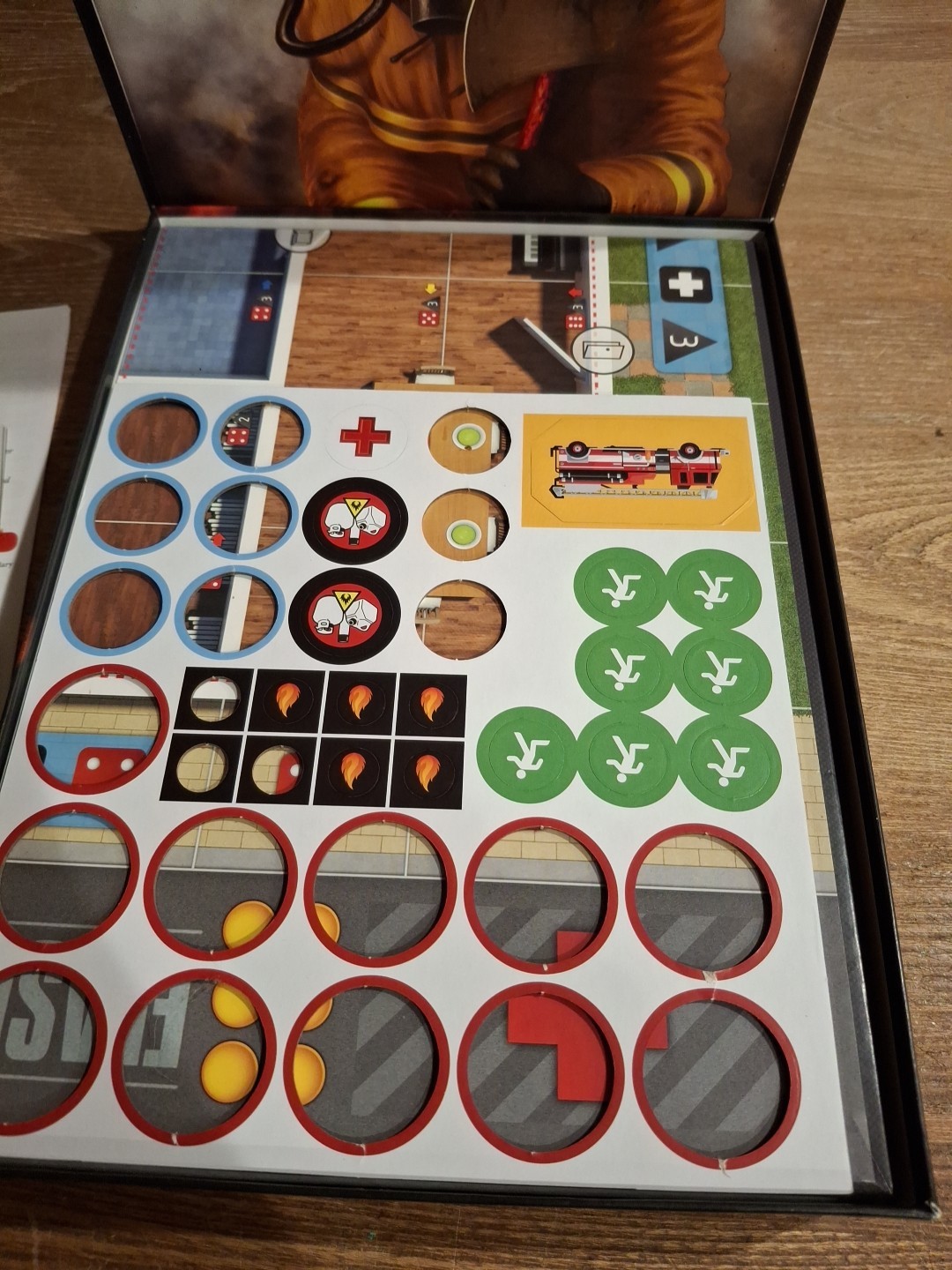 Flash Point Fire Rescue Board Game Complete 2011 Indie Boards & Cards Mint 100%