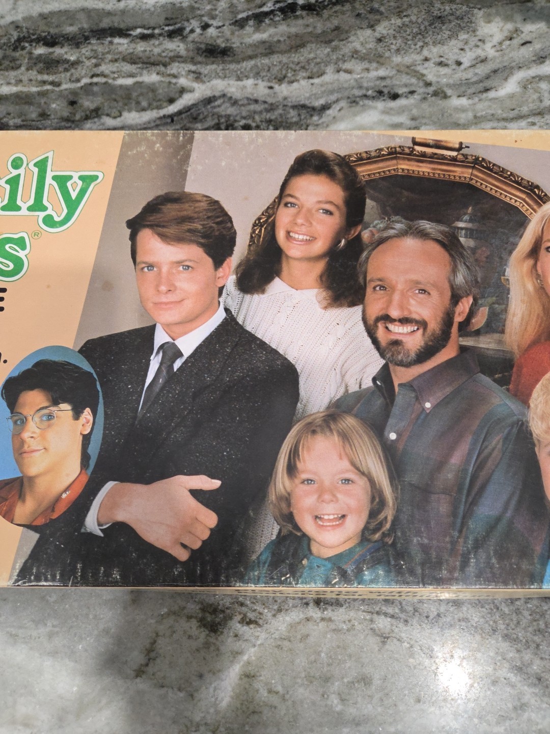 1980’s THE FAMILY TIES GAME Family Board Game Apple Street 87-300 Paramount Pics