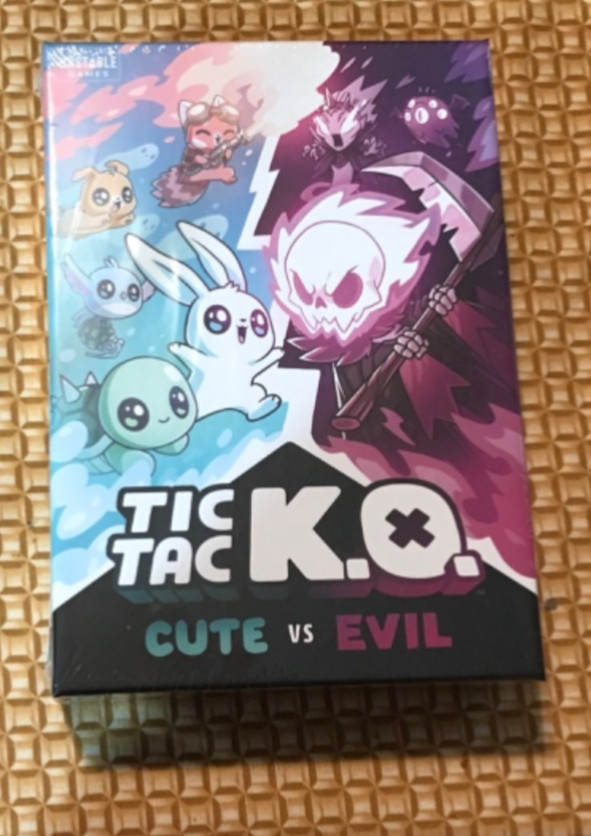 Tic Tac K.O. Cute vs. Evil 2 Card Game 8+ K.O. 2-4 Players Unstable Games NEW