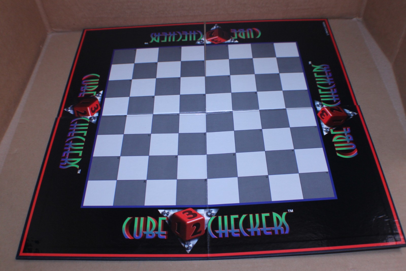USED / Complete / Cube Checkers Game A New Dimension in Checkers 1998
