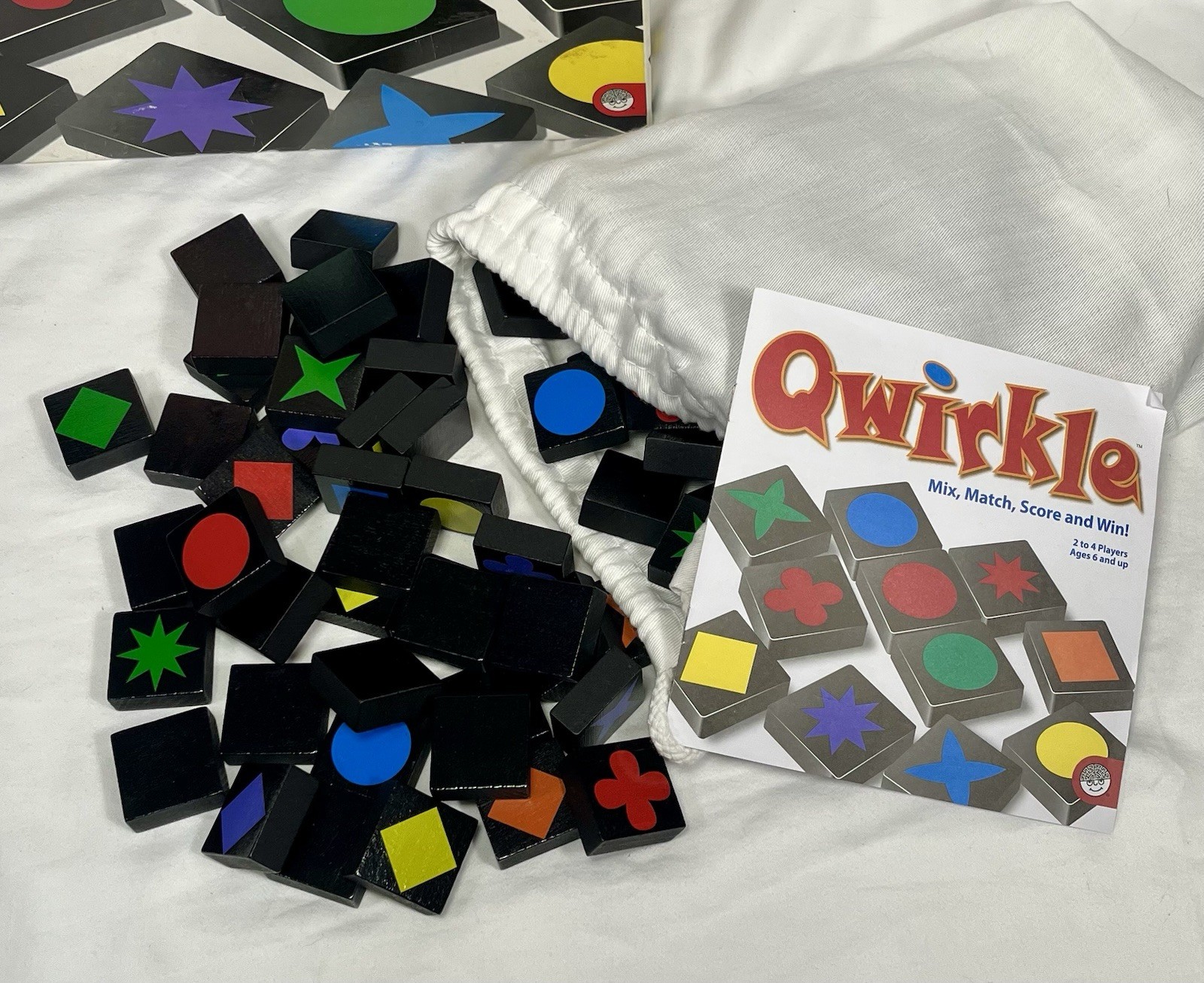 MindWare Qwirkle Game 2010 Edition Wooden Tiles Parent’s Choice Award Complete