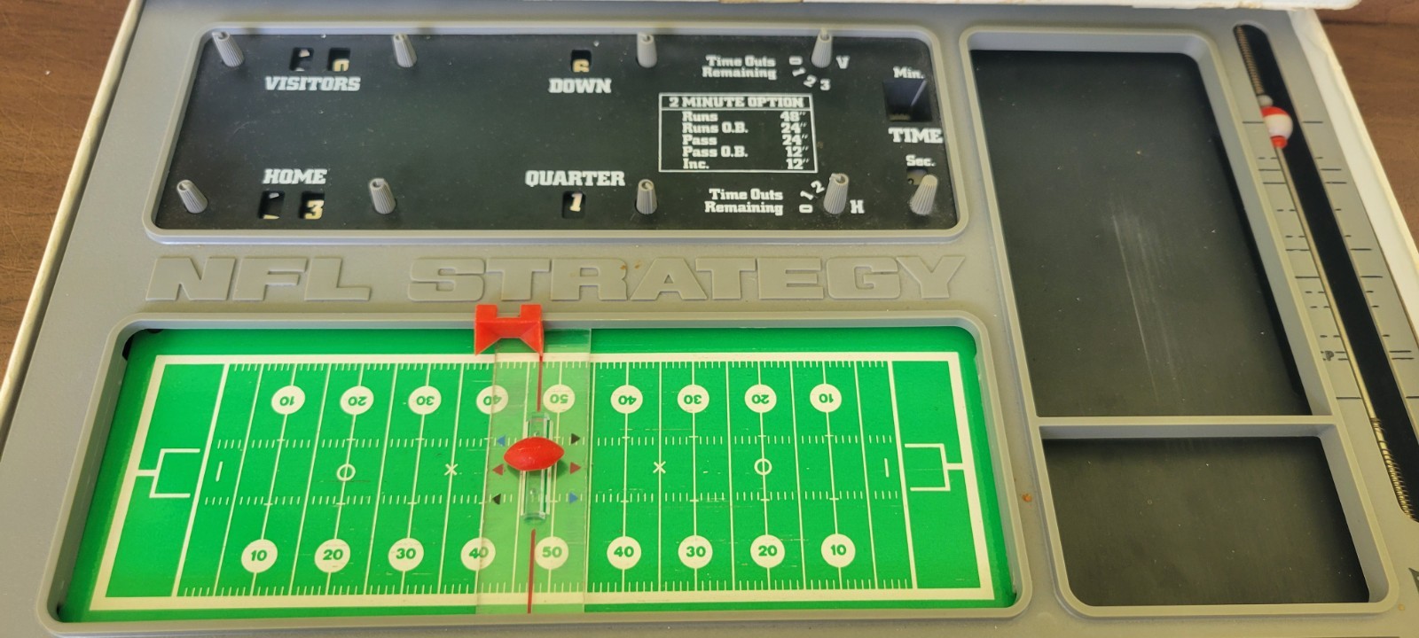 Vintage Tudor NFL Strategy Board Game Model 1000 READ Description