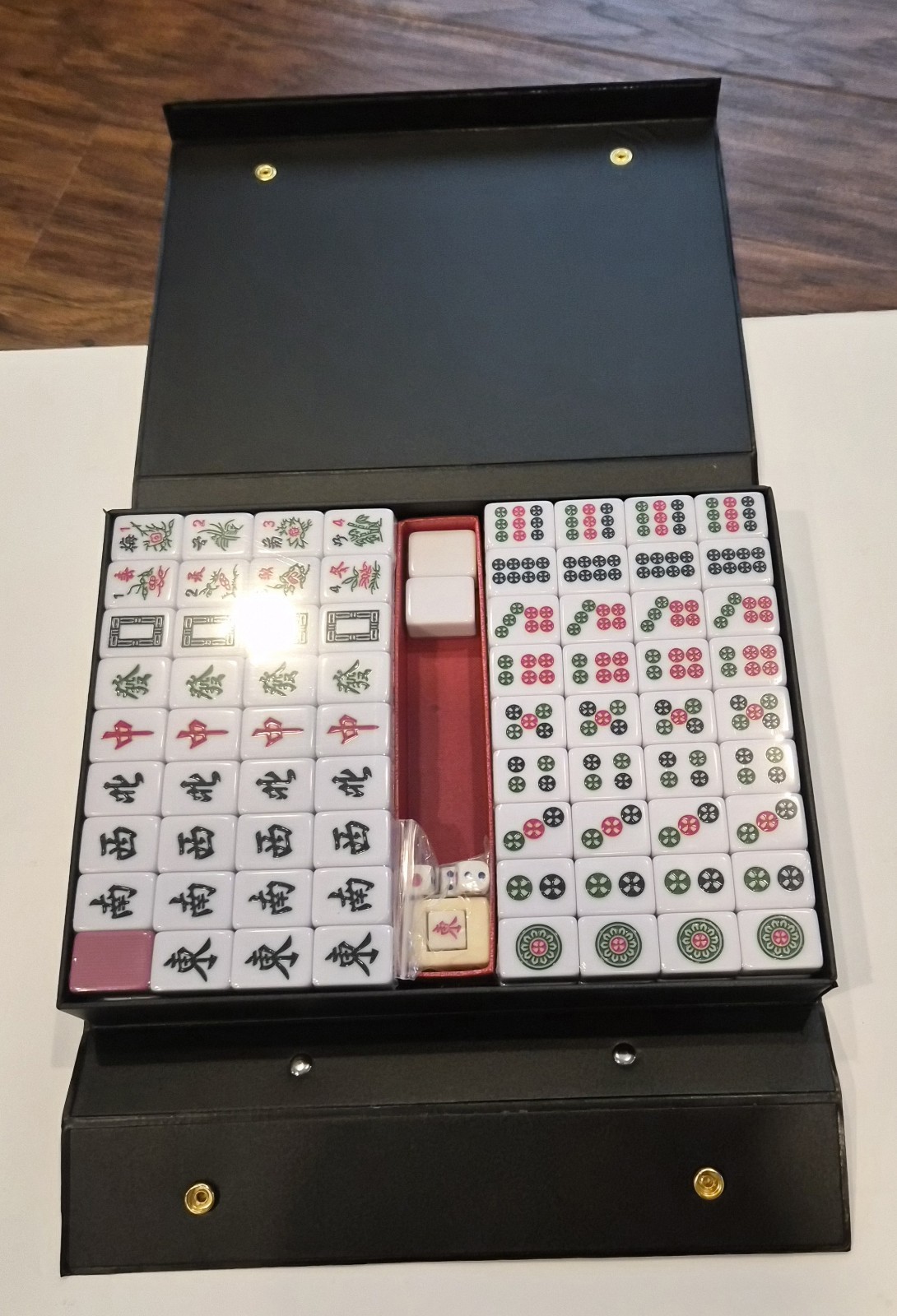 Yellow Mountain Imports Professional Chinese Mahjong Game Set New Sealed w/Case