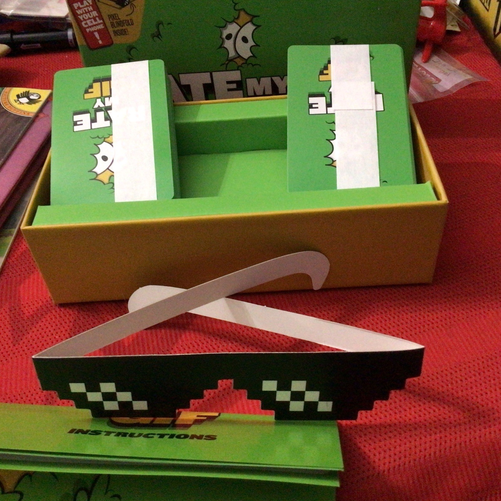 RATE MY GIF PARTY GAME – New, open BOX, 16+, 4-10 players