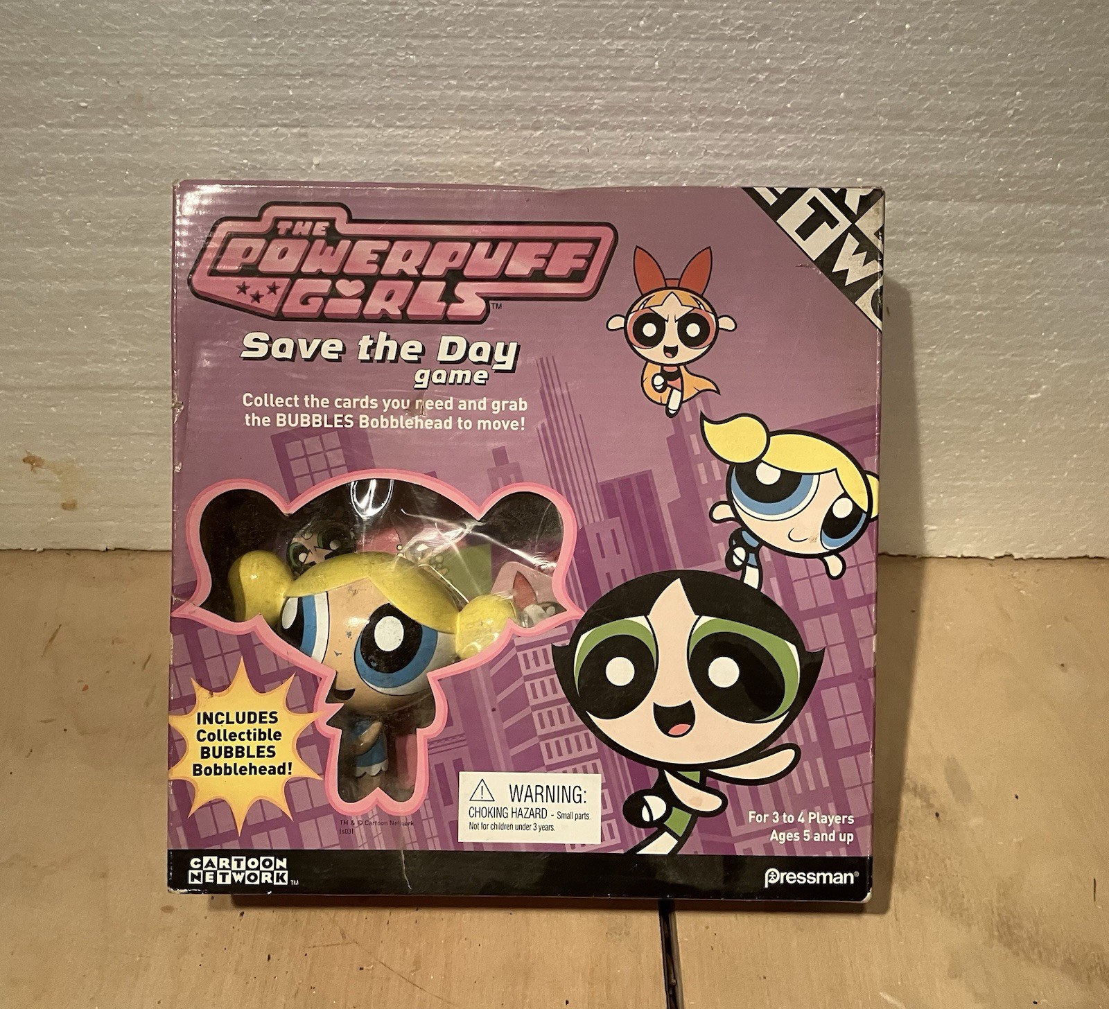 Pressman Cartoon Network Powerpuff Girls SAVE THE DAY GAME BOARD GAME / USED