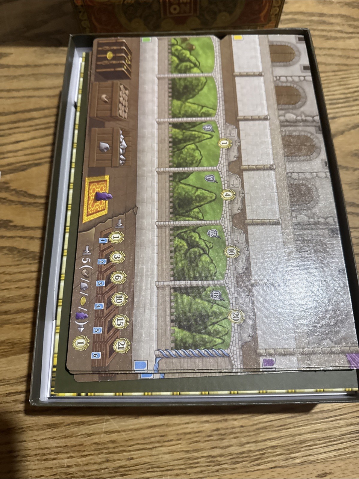 LOrenzo il Magnifico Board Game – CMON – Excellent Condition Cards New in shrink