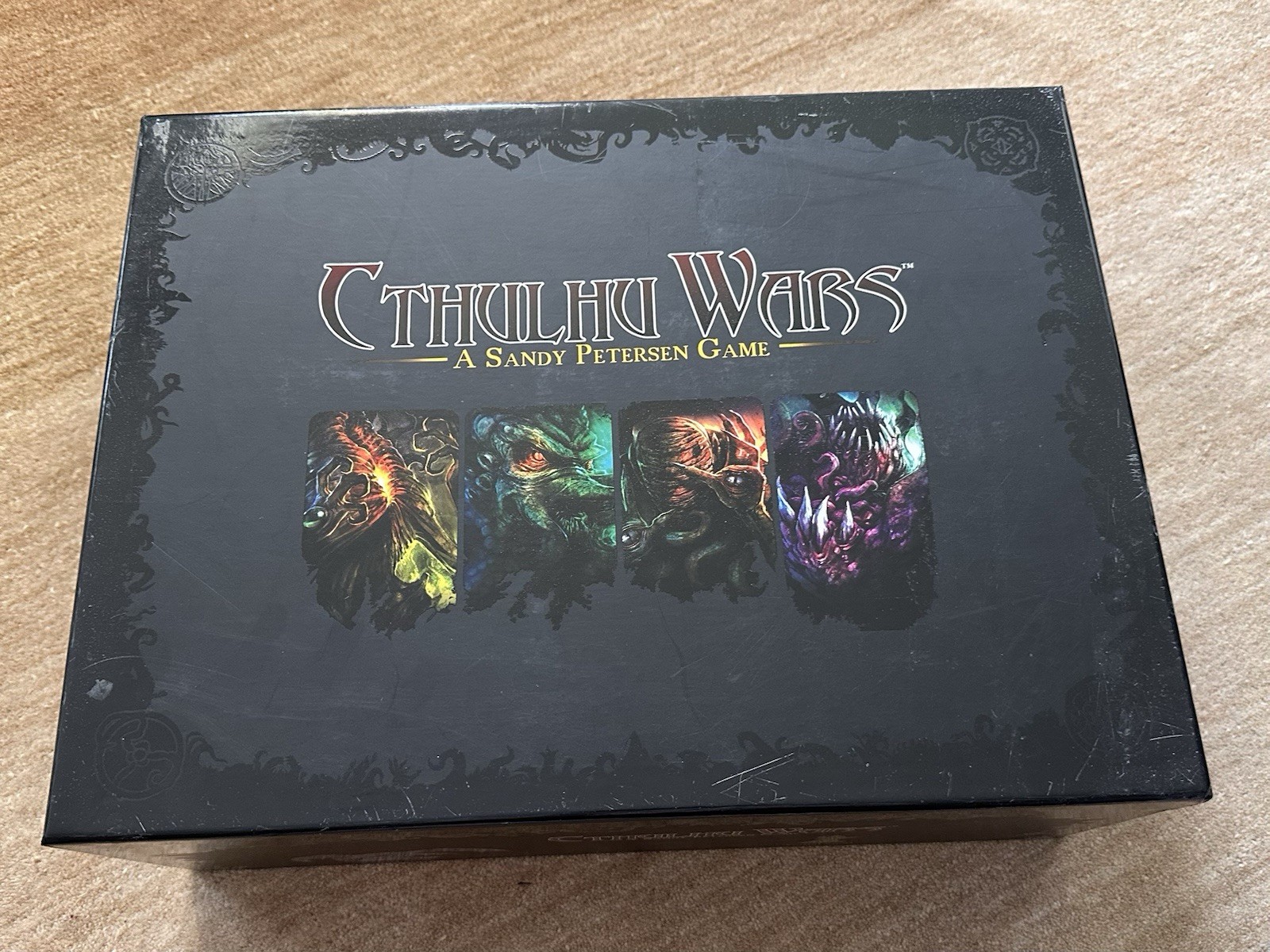 Cthulhu Wars Board Game First Edition Core Set – Complete, Open, Damaged Insert