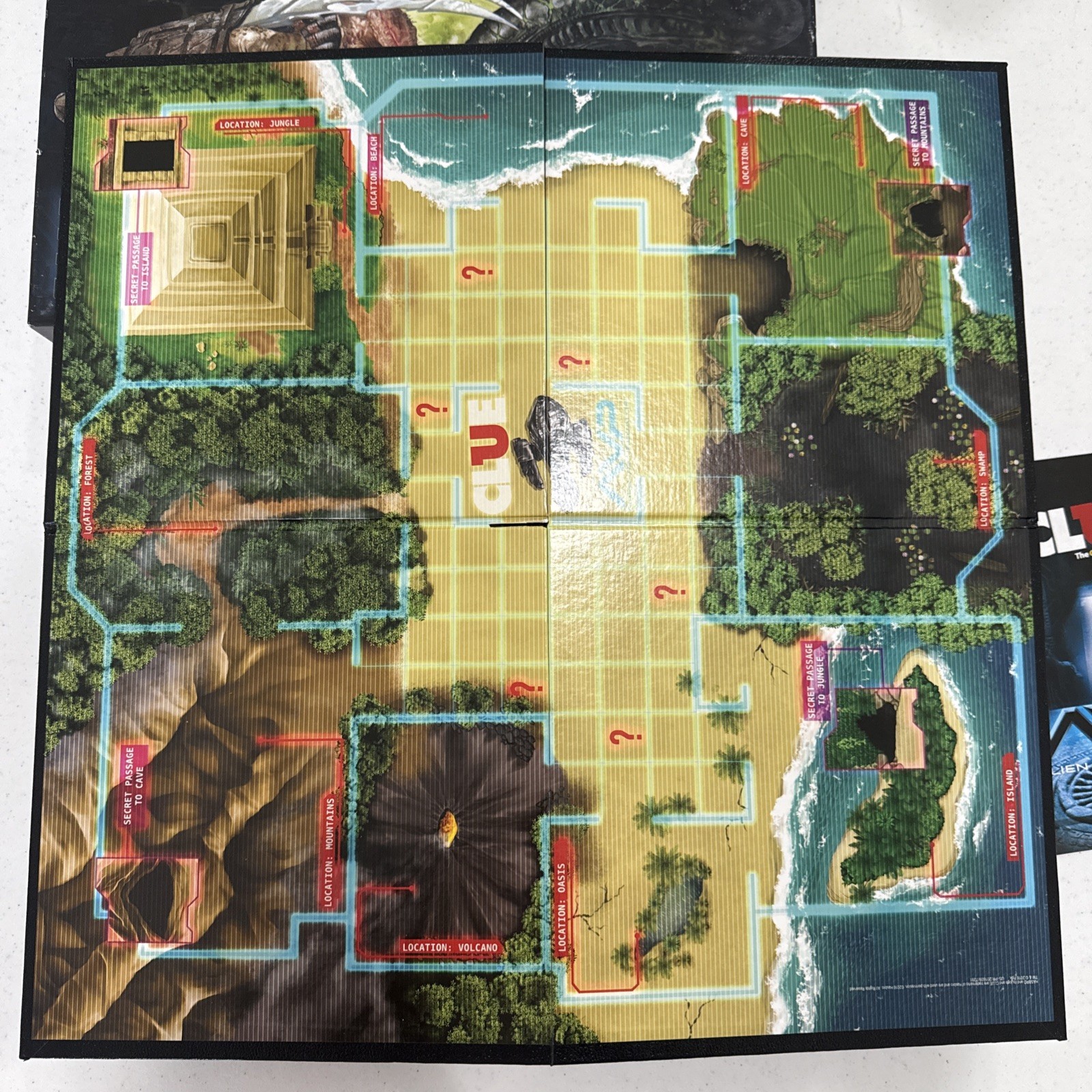 Clue: Alien Vs Predator (Hasbro Family Board Game, 2016) 100% Complete RARE