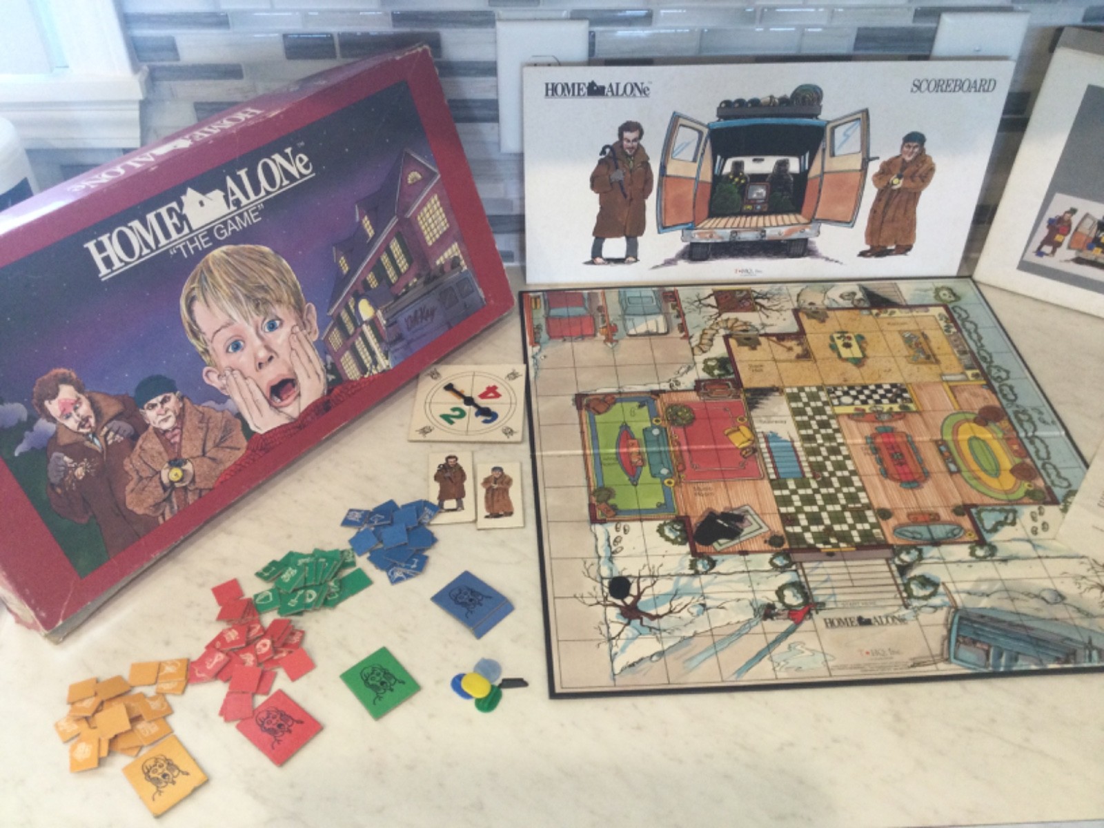 VINTAGE HOME ALONE BOARD GAME 1991 COMPLETE