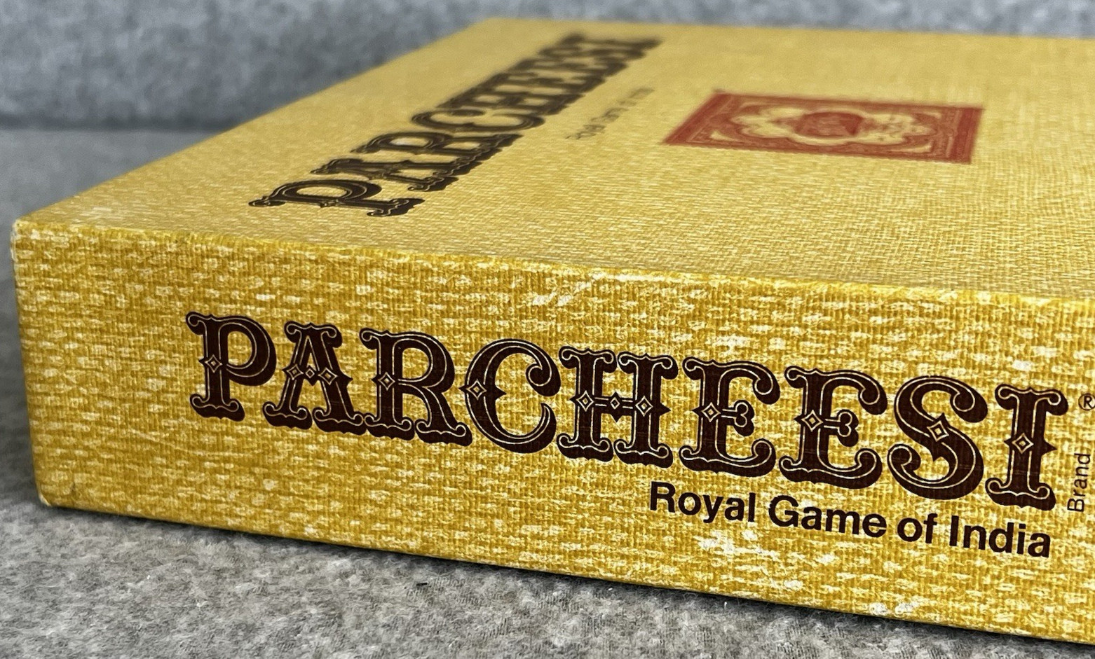 PARCHEESI Deluxe Edition 1975 Vintage Game Royal Game of India Complete Clean