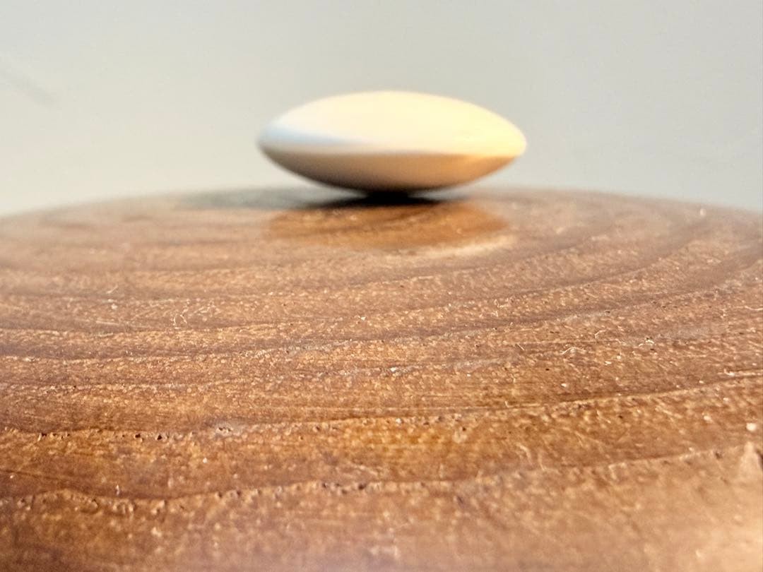 Nachi Kuroishi Go Stones Set 9mm Thick White Clamshell and Black Natural