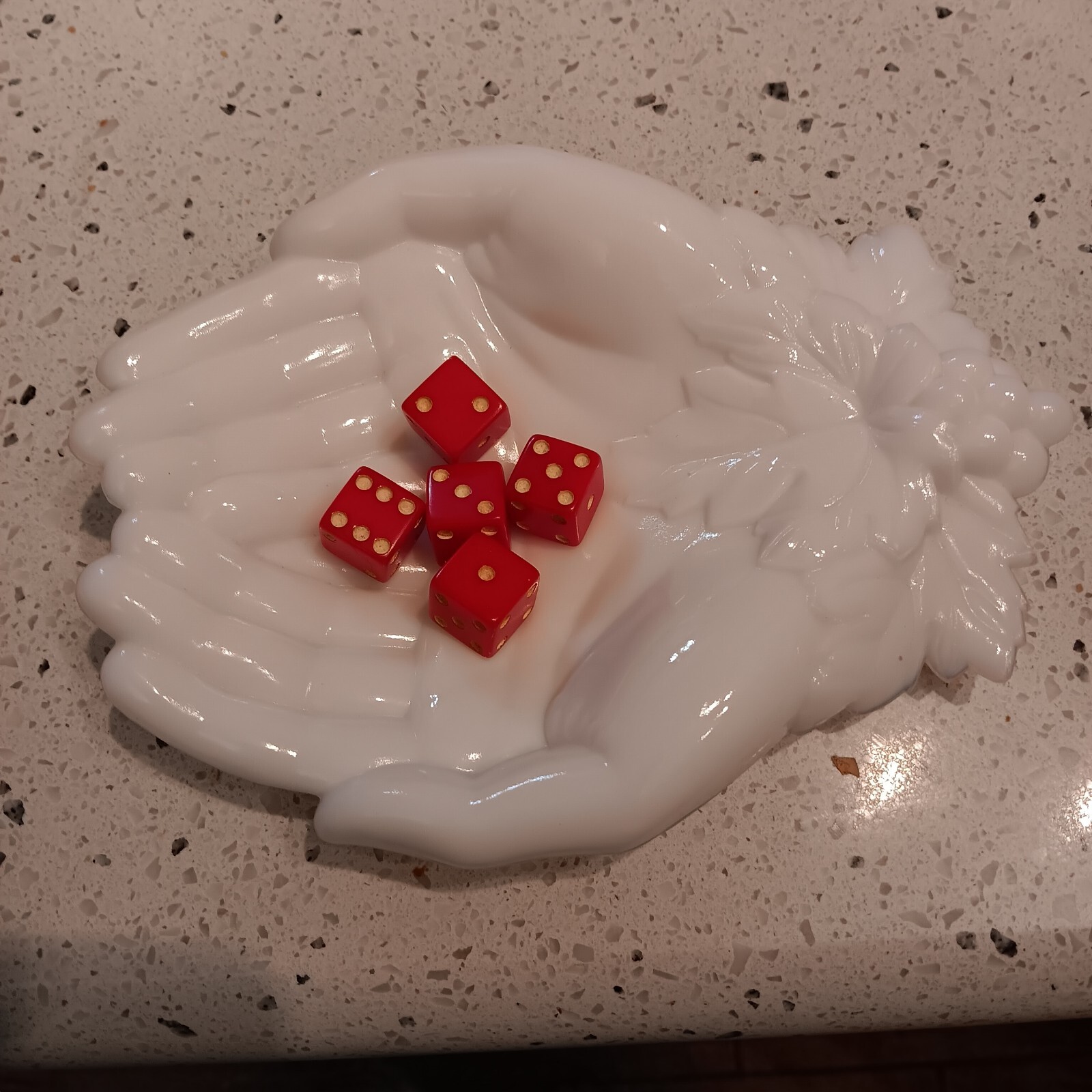 (5) Vintage Marbled Cherry Red Bakelite 1/2″ Rounded Corner Game Dice