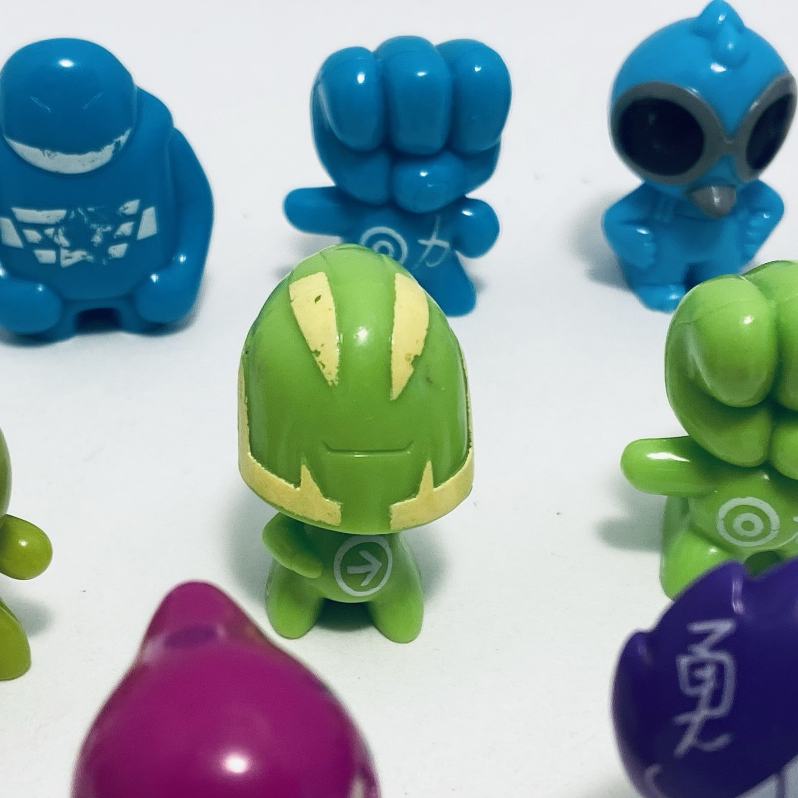 Gogos Crazy Bones Lot of 24 figures Mini Toy pieces