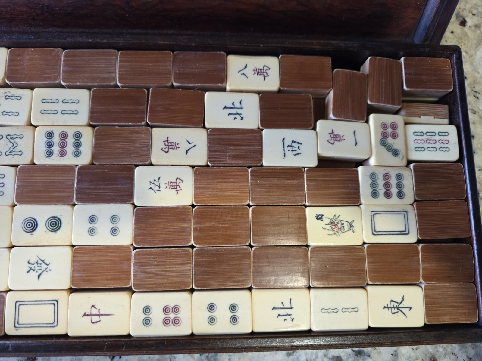 Vintage Chinese Mahjong Set with Wooded Case