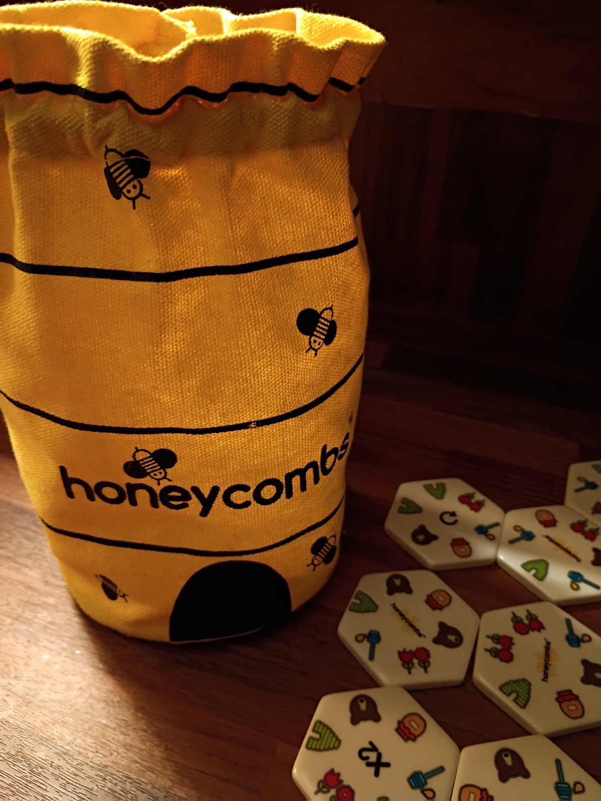 Honeycombs Tile Matching Game – Go Games – Honeycomb Tiles w/ Colorful Pictures