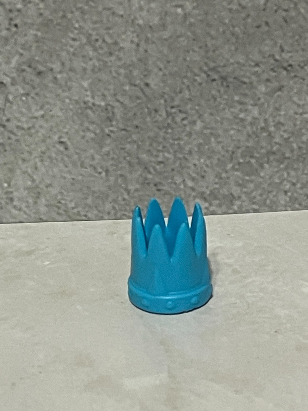 2017 Dragon Snacks by Goliath – Replacement Crown Blue