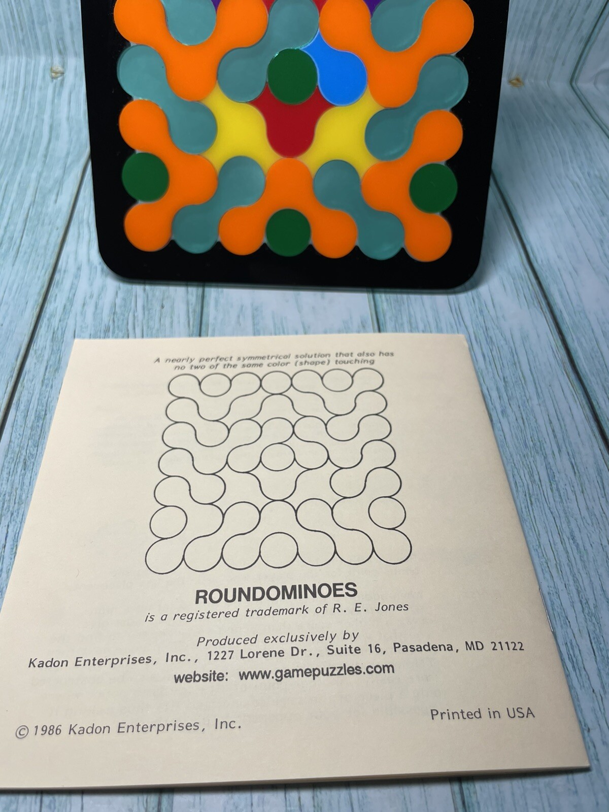 1986 Kadon ROUNDOMINOES Game pattern Puzzle Brain Teaser Problem solving Jigsaw