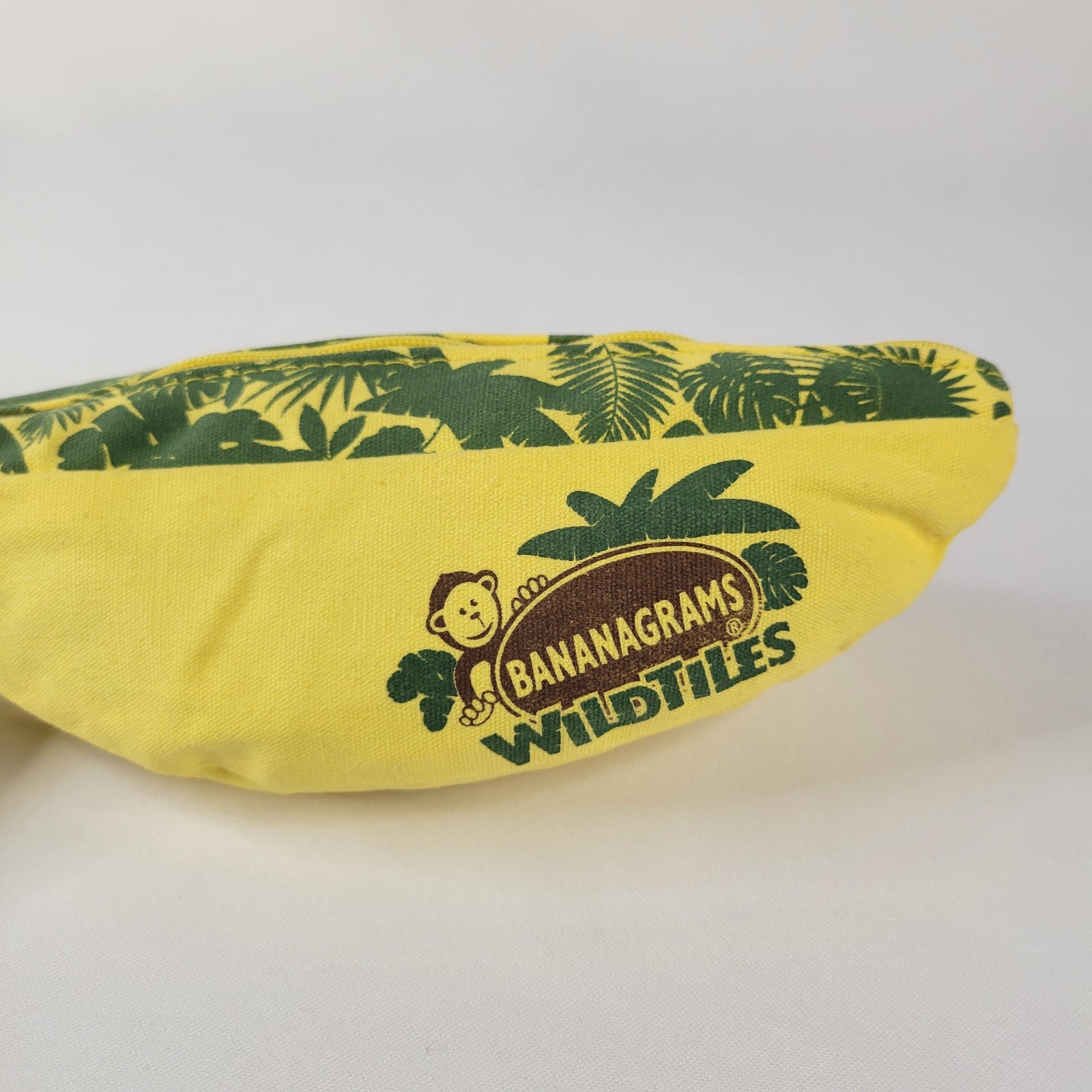 2014 Bananagrams Wild Tiles Fun Word Game Family Night Yellow Banana Case Monkey