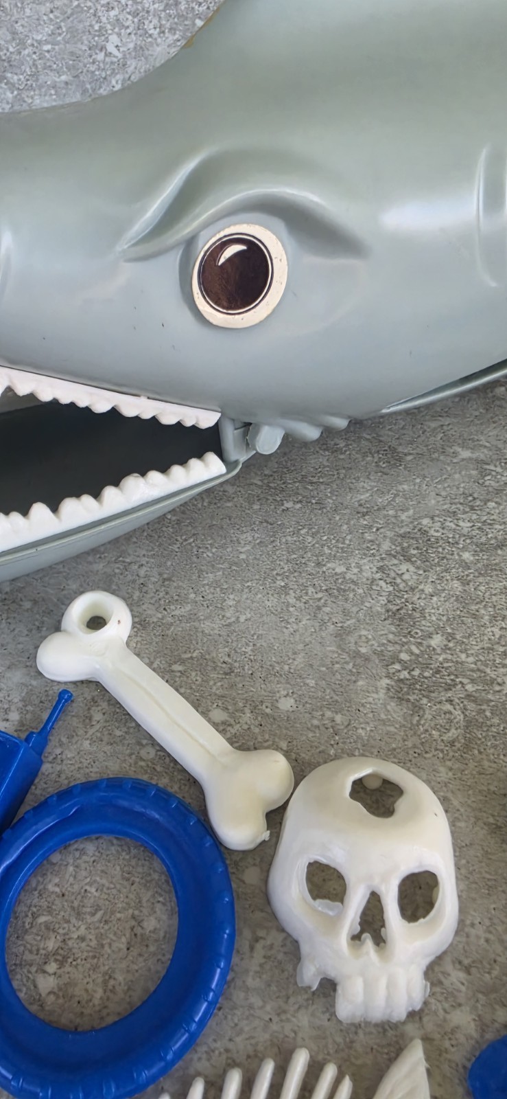 Vtg 1975 Ideal Universal Pictures Game of Jaws Shark Game 95% Complete FREEUSHIP