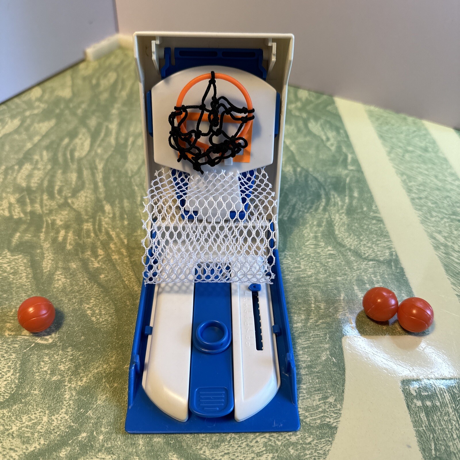 Vtg 1994 Super Shot Pocket Game Basketball travel Complete Works 90’s Fun(8)