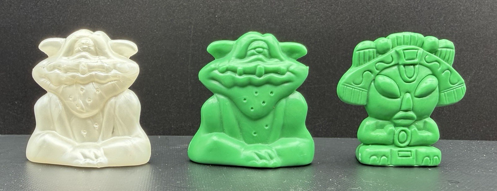 Lot of 2 Green & 1 Pearl GoGo’s Crazy Bones Macro Aliens Magic Box Unpainted