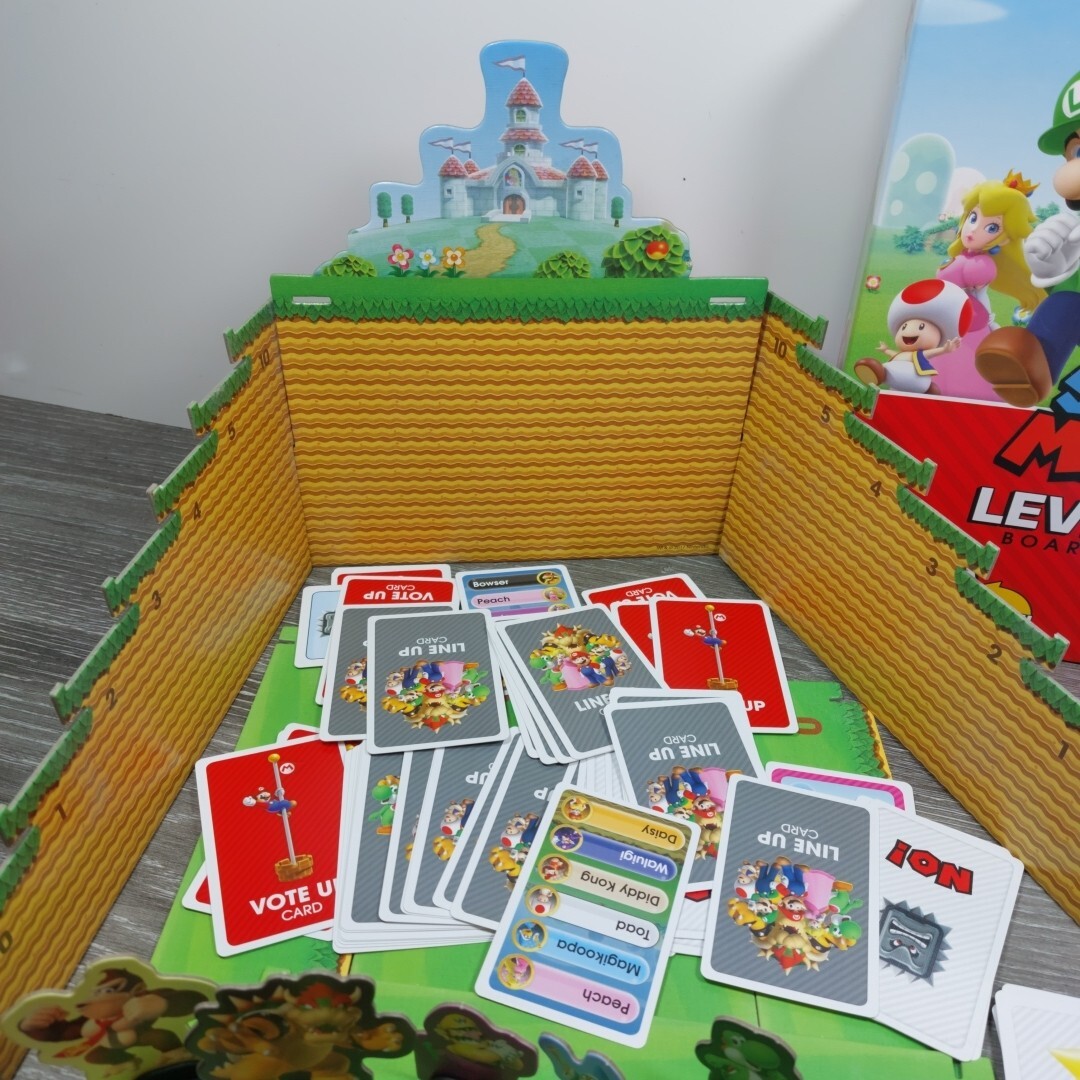 SUPER MARIO LEVEL UP! BOARD GAME *COMPLETE* NINTENDO – USAOPOLY 2017