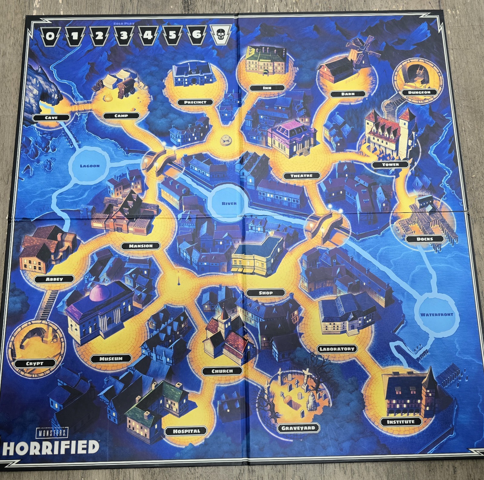 Ravensburger Horrified: Universal Studios Monsters Strategy Board Game 100%