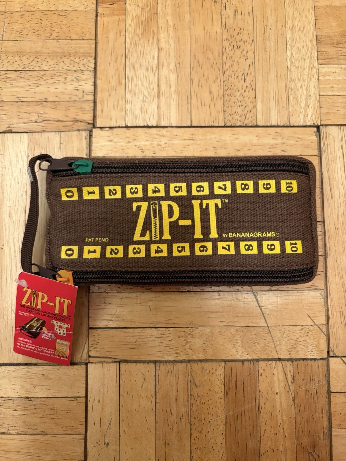 NEW Zip-It by Bananagrams 20 Second Crossword Race Game Compact SEALED