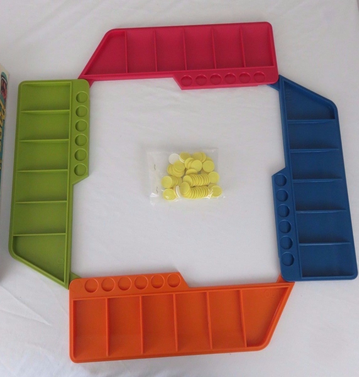 Vintage Selchow & Righter Pass It On Game A Game of Wits 1978