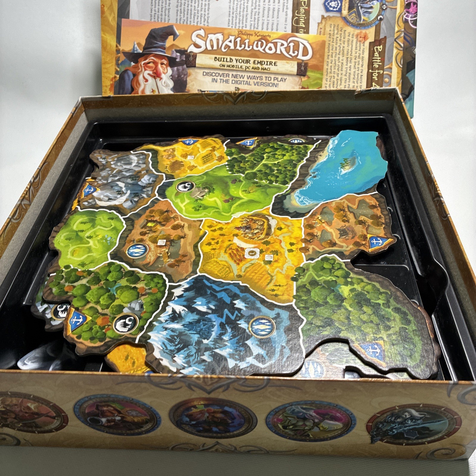 Small World of Warcraft Board Game Days of Wonder Blizzard 2-5 Players Complete