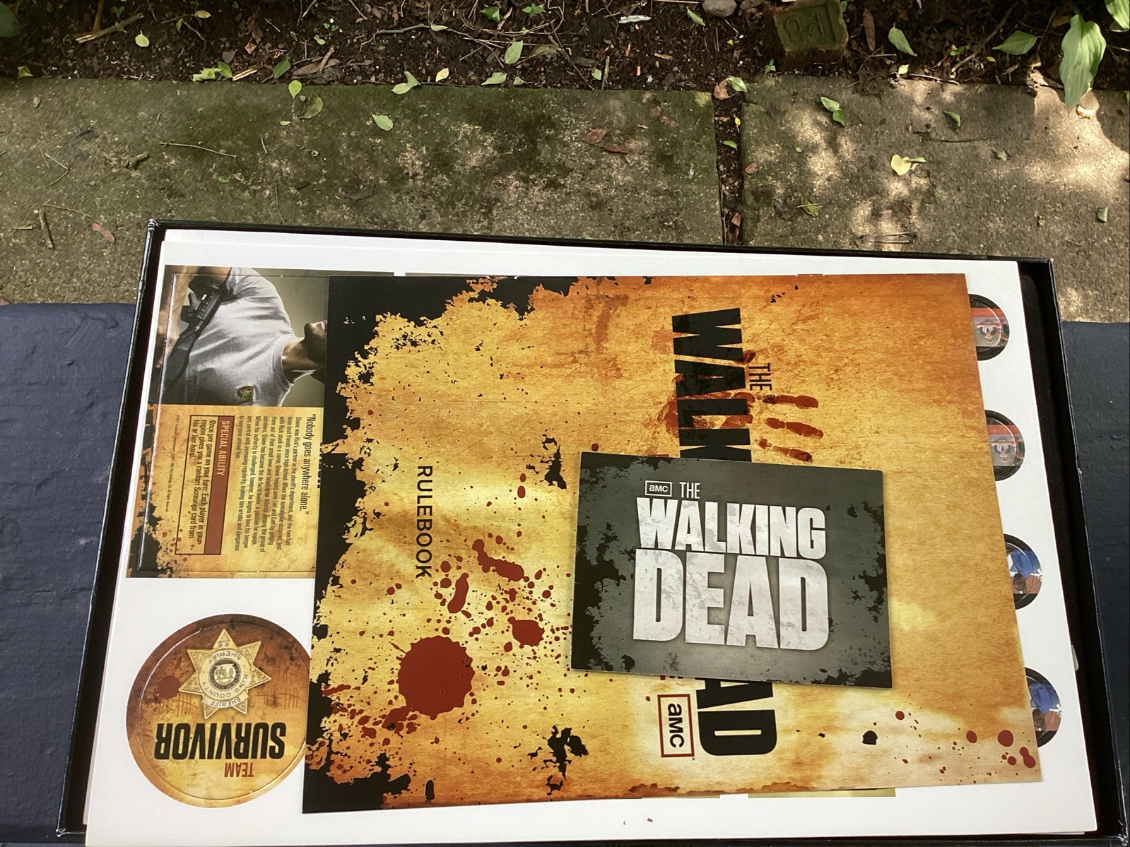 AMC The Walking Dead Board Game by Cryptozoic 2011 Great condition!