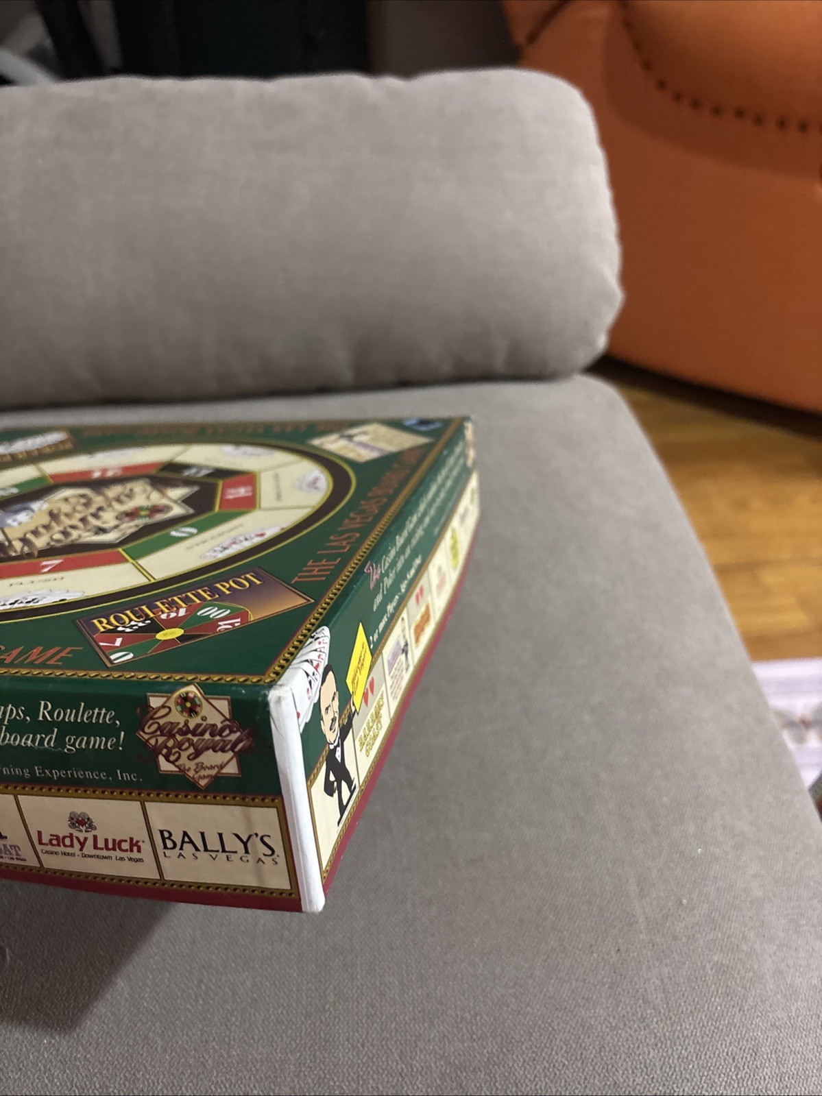 Vintage Casino Royale The Las Vegas Board Game for 2-8 Players Age 8+, Complete