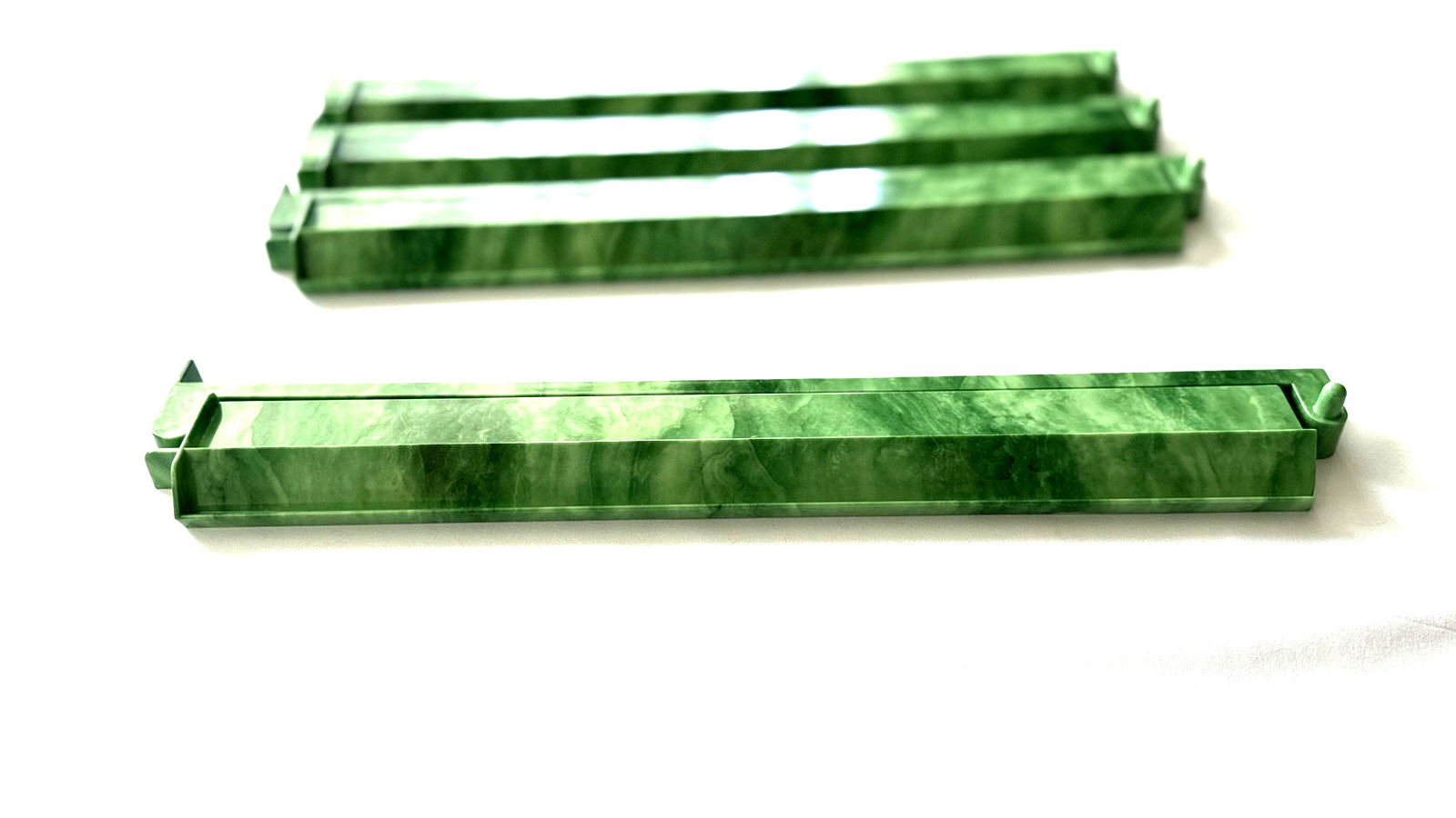 Mahjong Green Agate Rack & Pusher, hinged, Set of 4