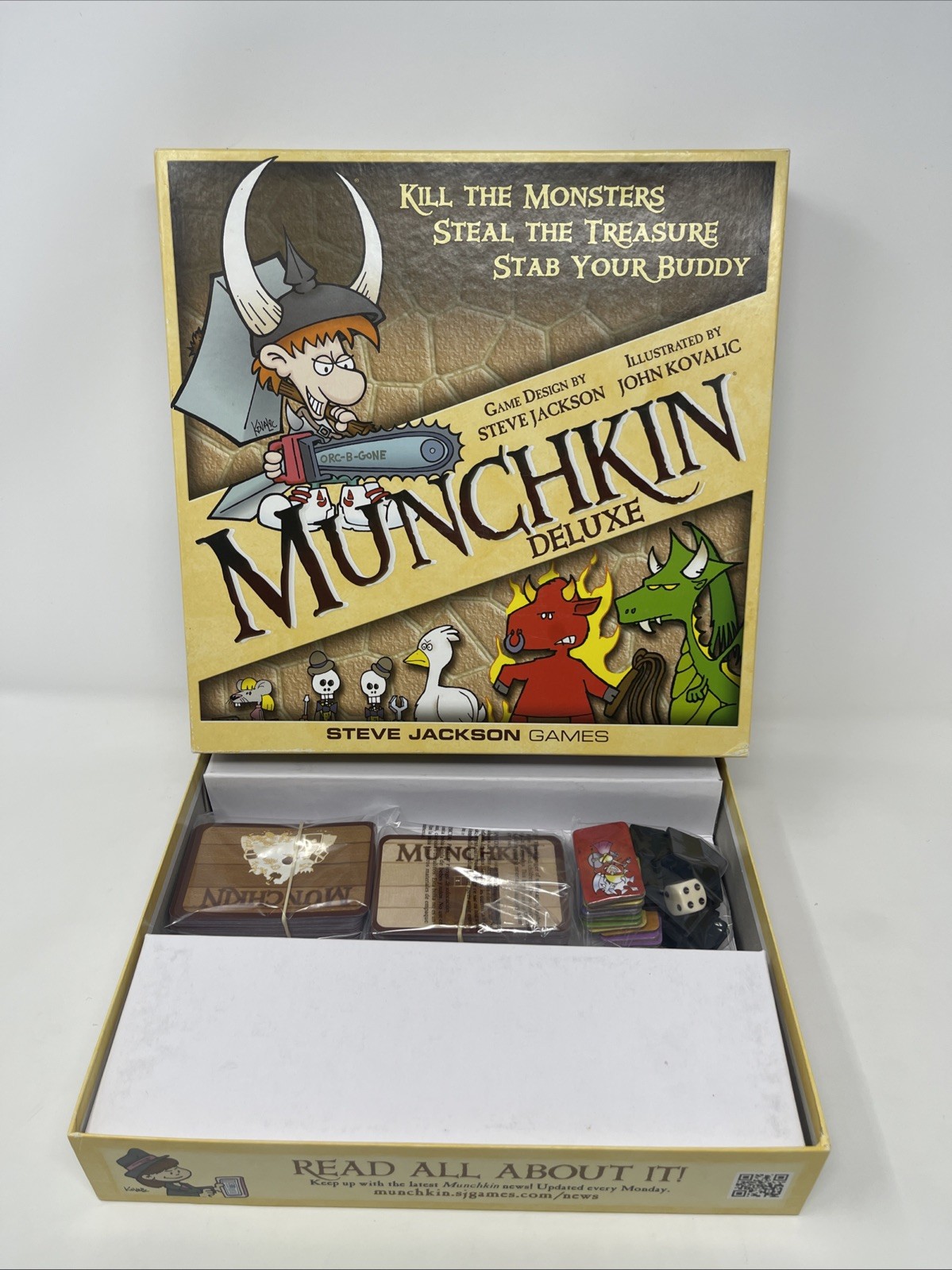 Munchkin Deluxe Board Game Steve Jackson Games EUC 1483 Complete Origins Award