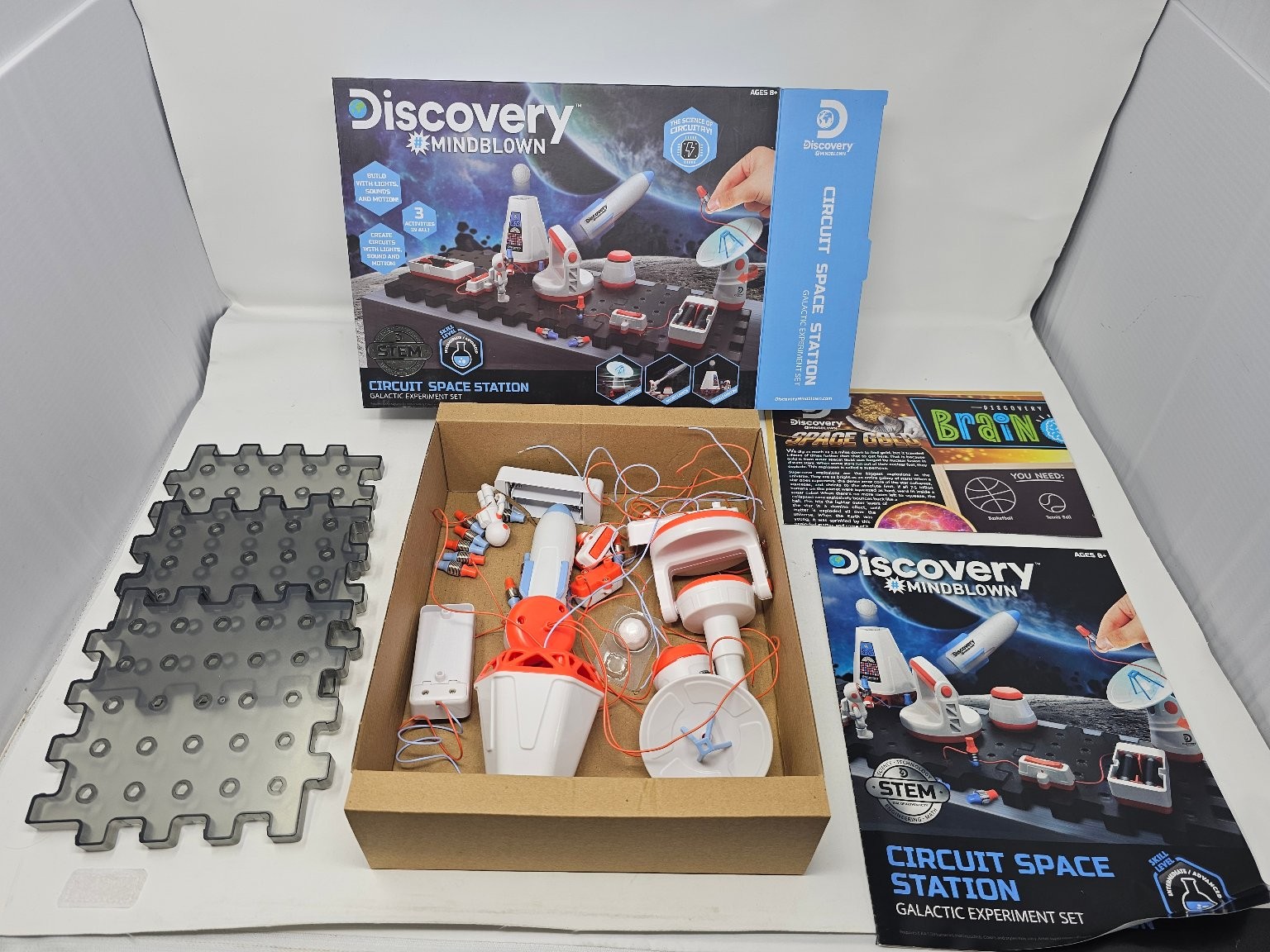 Discovery Mindblown Circuit Space Station STEM Kit Ages 8+ Plastic Electronic