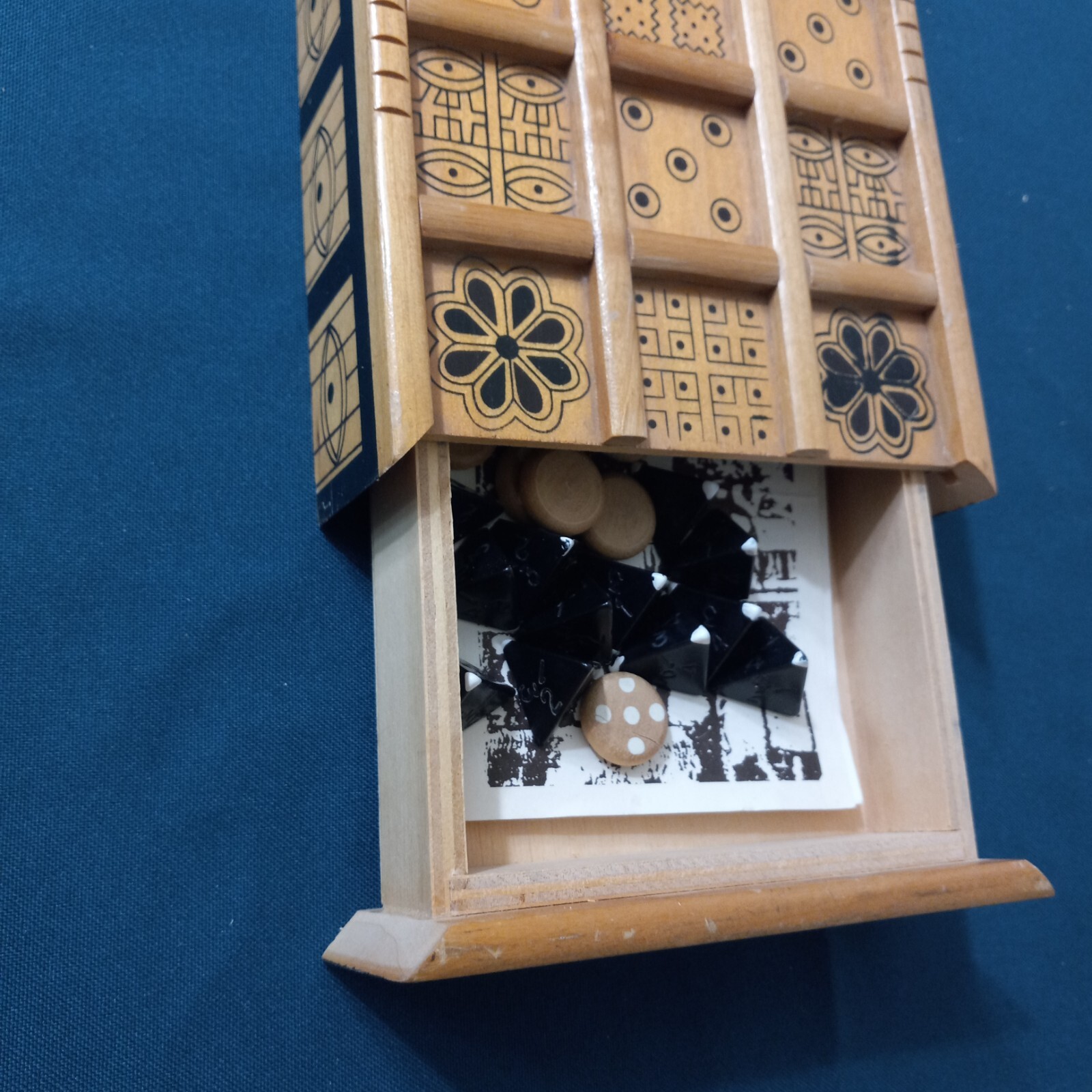 WE Games The Game of UR or Antiquity, The Royal Game Wood & storage box 3760