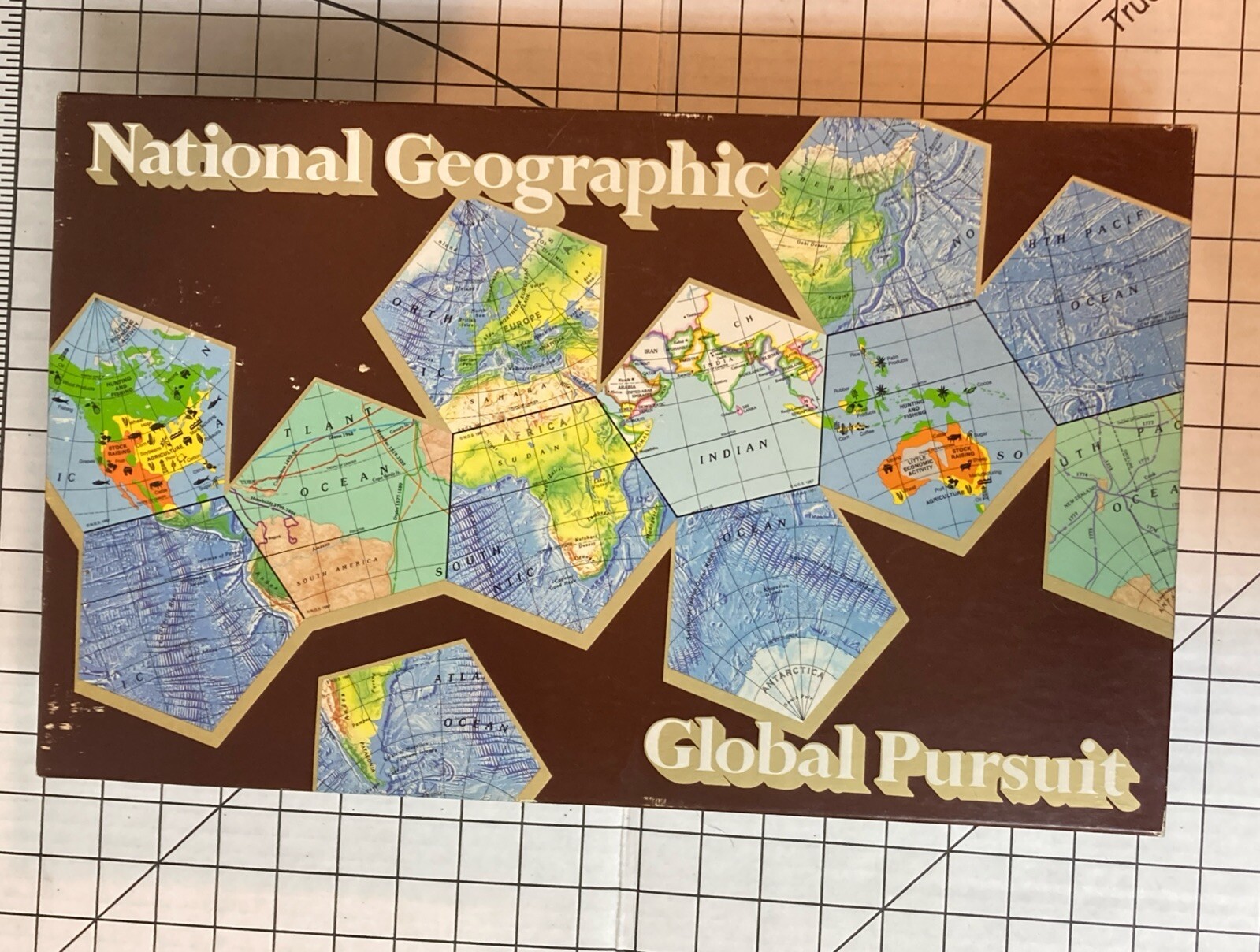 National Geographic Global Pursuit Educational Game 1987- Sealed Tokens-Complete