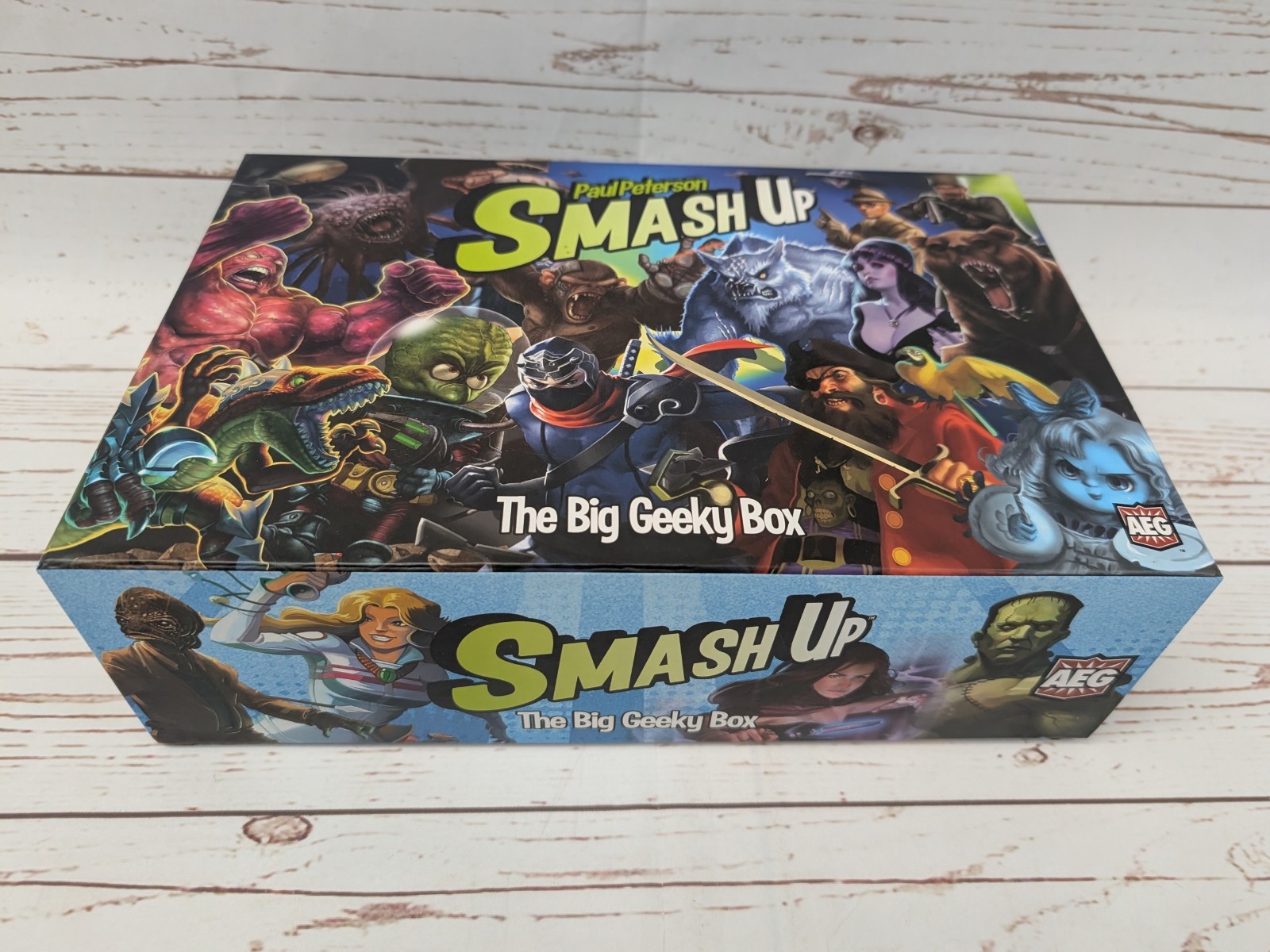 Smash Up Board Game Card Game Original Base Set & Big Geeky Box AEG *1 Bent Card