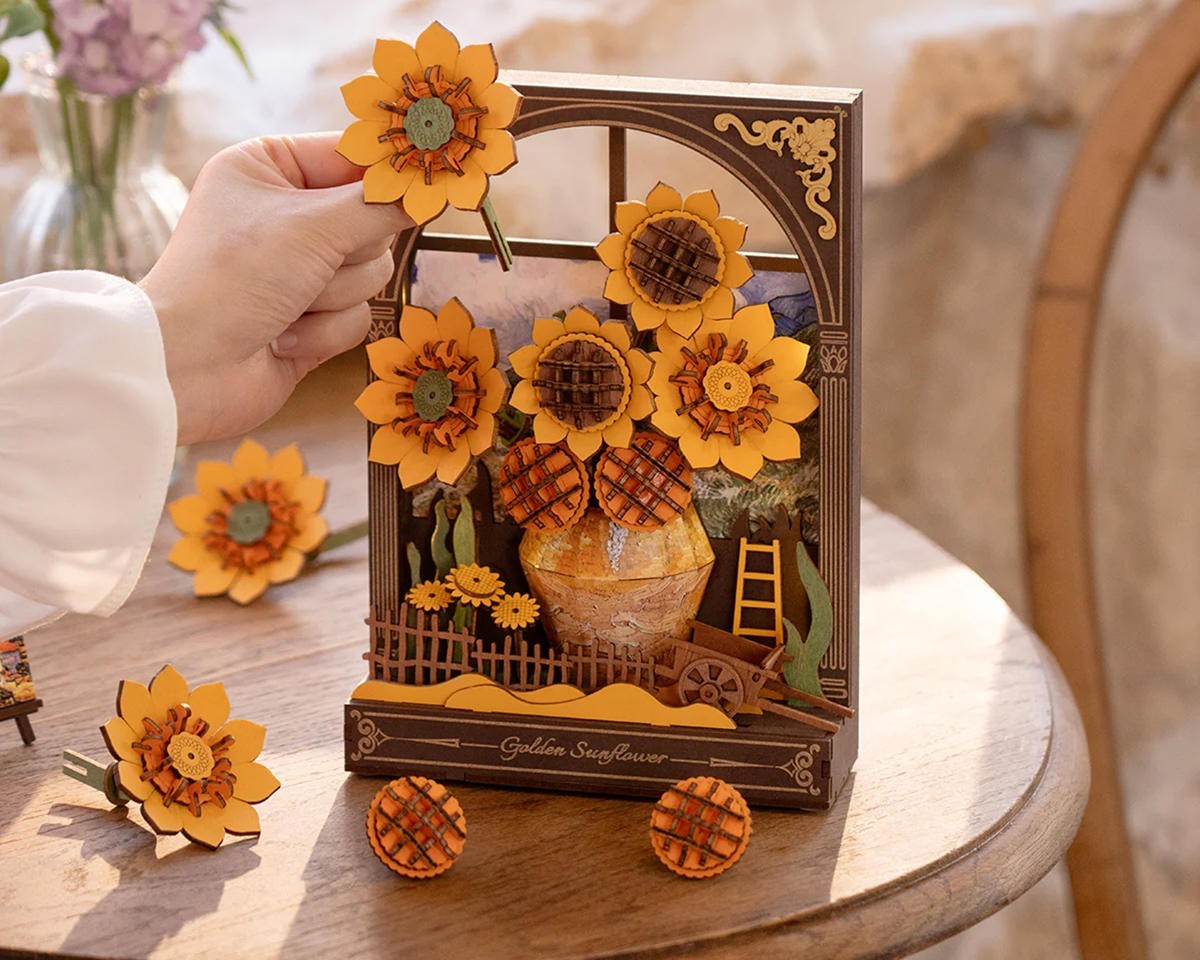 Robotime Rowood Golden Sunflower, an artistic 3D wooden model kit and wall ornam