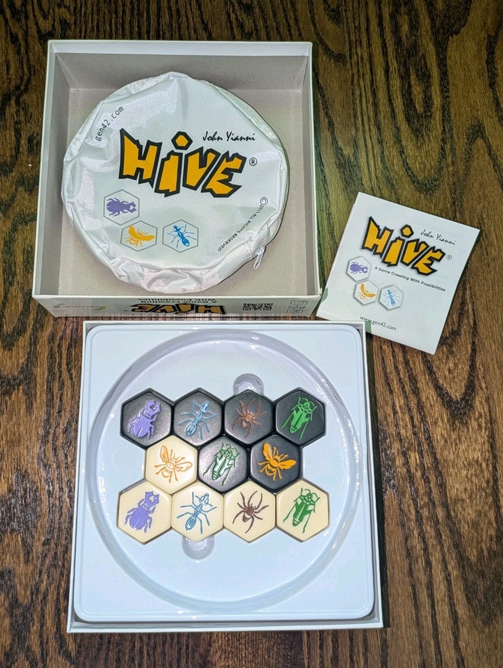Hive Board Game Chess Variant Strategy Complete w/ Bag Queen Bee Tactical Bugs