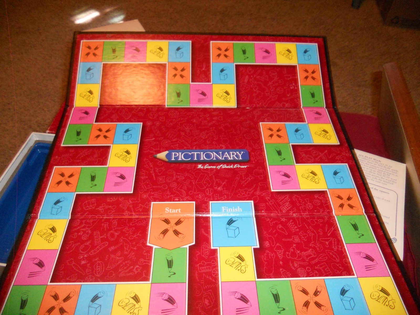 2000 Pictionary Complete in Great Condition