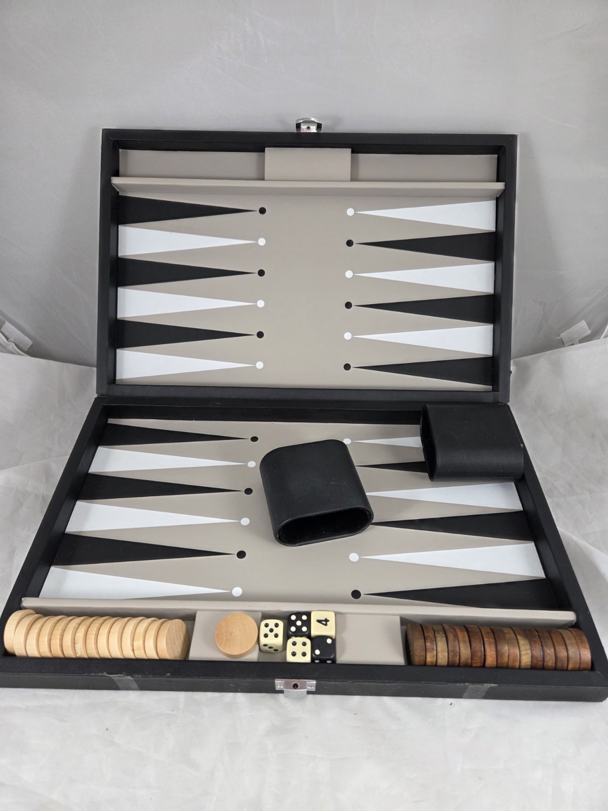 2013 CRATE AND BARREL black hard case Backgammon Travel Set, Wooden Playing Chip