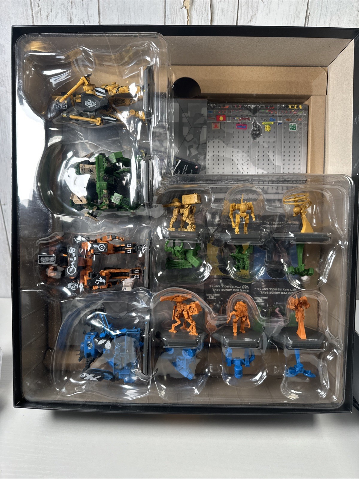 GKR Heavy Hitters Strategy Board / Miniatures Game Weta Workshop Cryptozoic