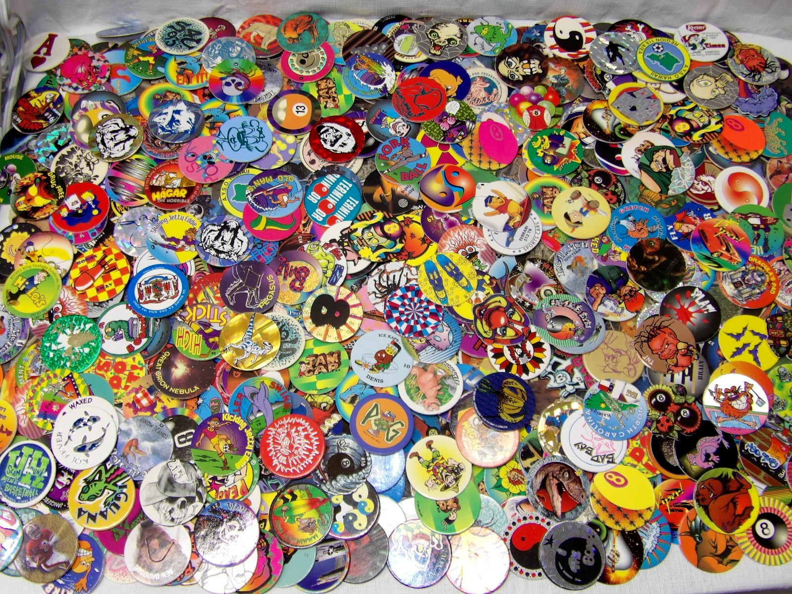 Pogs!!• 100 Pogs & 2 Plastic Slammers!• FREE SHIPPING!• See Pics & Description!•