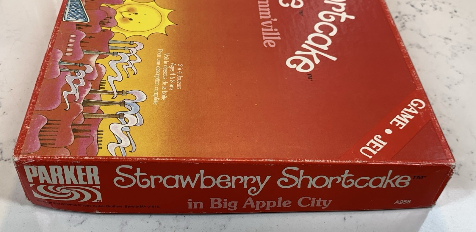 Vintage 1981 Strawberry Shortcake In Big Apple City Complete Excellent Shape!