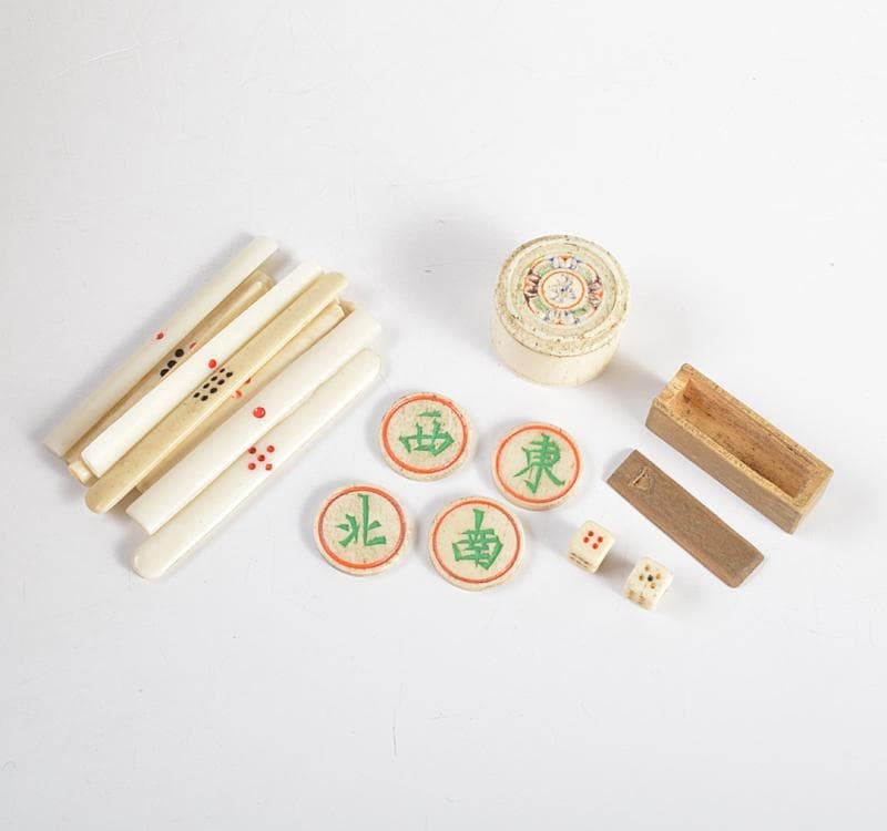 Antique Vintage Chinese Mahjong Set Bone & Bamboo Tiles Leather Case Mahjong