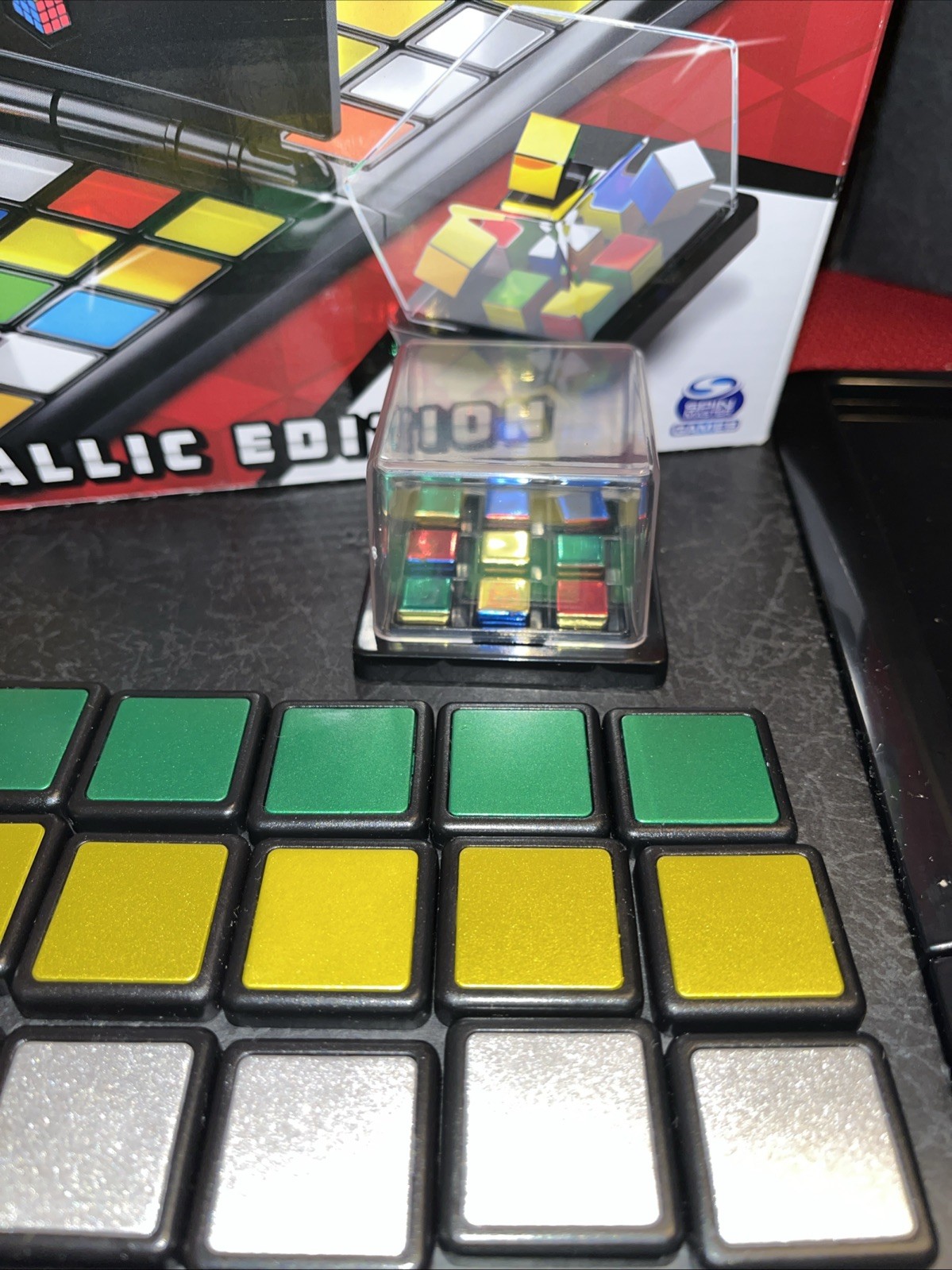 Rubik’s Race Game: Metallic Edition Complete