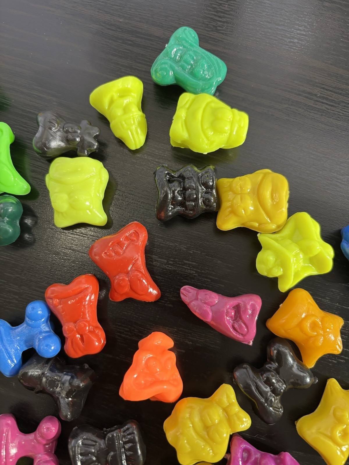Gogo’s Crazy Bones Lot of 61 Neon Mixed Series Black White Glitter 57 10 37 18